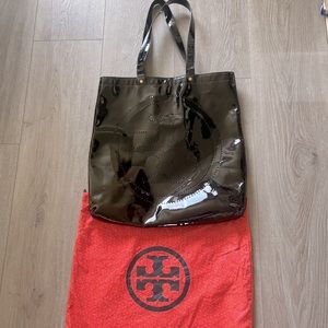 Tory Burch emblem tote
